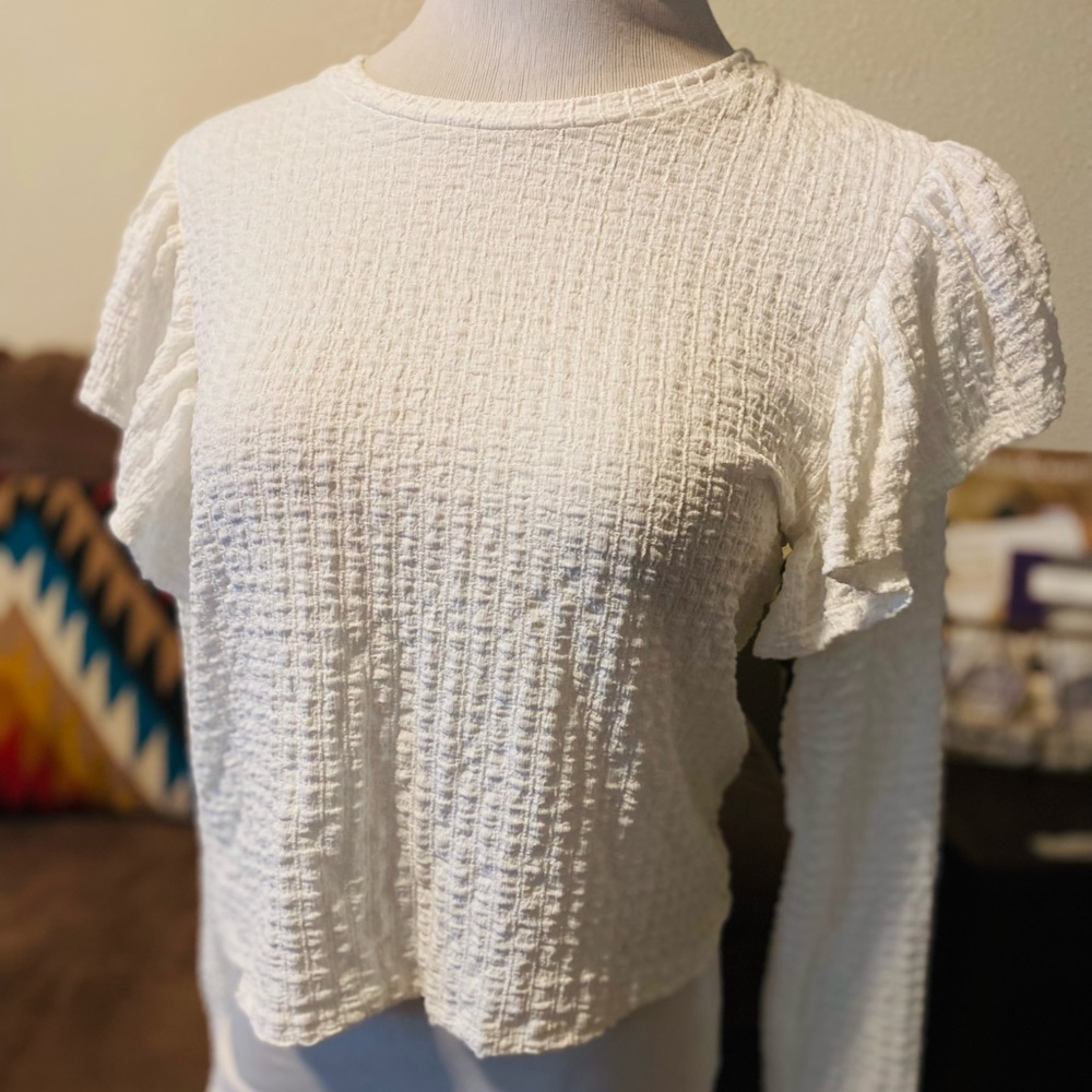 White long sleeve adorable top